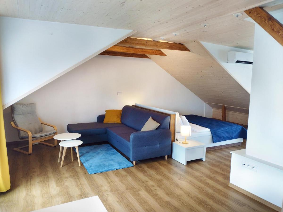 Apartman Kollarovi Ceske Budejovice Exteriör bild